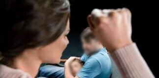Mujer fuera de control agredió a su pareja y a su hijo de 6 años