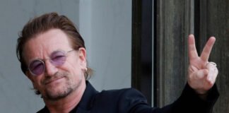 BONO AVERGONZADO DE SU VOZ EN LAS PRIMERAS CANCIONES DE U2