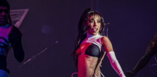Detienen a un hombre por amenaza de bomba en un show de Doja Cat