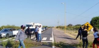 En Telaritos cortan la ruta pidiendo agua