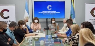 La mayoría de los gremios acordó y los docentes cierran la paritaria con un 82%