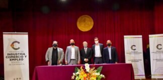 Firmaron convenios para el desarrollo del Centro Universitario PyME y Observatorio Económico Social