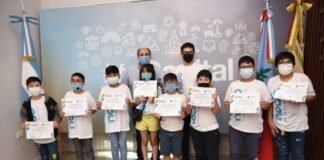 Gustavo recibió a los campeones de Robótica