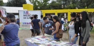 Mucha gente disfrutó de las propuestas del Mercado de Libros Itinerante en El Rodeo