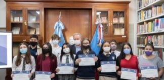 BIBLIOTECA DEL SENADO: Vicegobernación premió las obras del concurso de cuentos para secundarios y presentó su libro digital