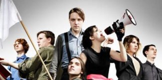 ARCADE FIRE ANUNCIA SU NUEVO MATERIAL CON PARTITURAS Y POSTALES
