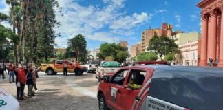 Los Bomberos Voluntarios fueron recibidos con aplausos al regresar a Catamarca