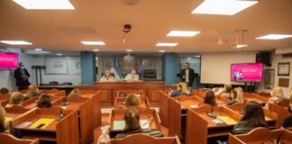 La Legislatura llevó adelante un conversatorio sobre cáncer de mama y acoso laboral