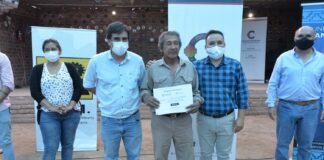 Minería entregó 2 millones de pesos a productores de ladrillo y adobe de Santa María