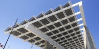 Otro efecto de la calima: las plantas solares podrían parar la producción hasta 3 días por el barro y el polvo