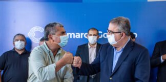 Raúl Jalil entregó aportes por $ 47 millones a municipios para garantizar transporte escolar