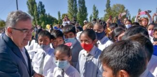 Raúl Jalil inauguró una nueva escuela en Corral Quemado
