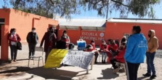 Docentes de escuela municipal de Santa María iniciaron paro