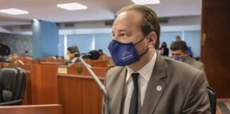 Brumec le pidió a la oposición que respete la Constitución o que trabaje para reformarla