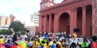 Alumnos de escuelas primarias homenajearon a la Virgen