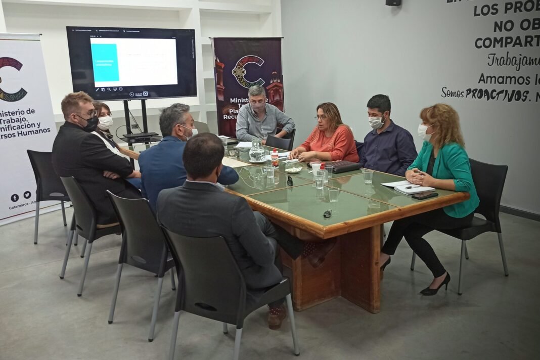 El Gobierno se reunió con ATE y UPCN para analizar en conjunto los adicionales