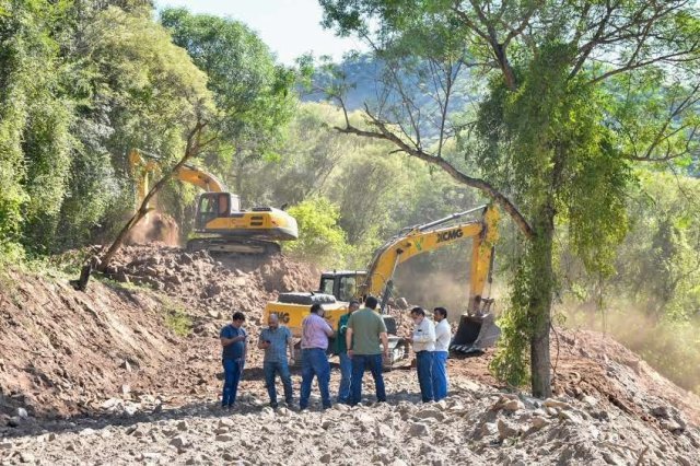 Jalil recorrió la obra de la Ruta provincial 14