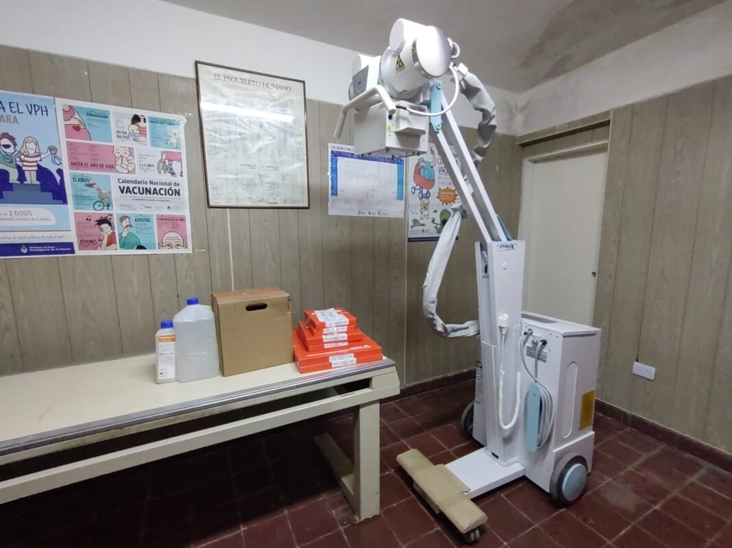 La Dirección Provincial de Asistencia Sanitaria entregó un equipo de Rayos X en Los Varela
