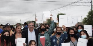 Raúl Jalil entregó 30 nuevas viviendas en el Loteo Parque Sur