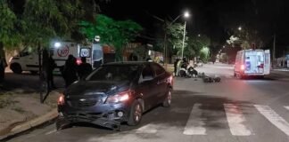 Grave accidente de circulación entre un auto y una moto
