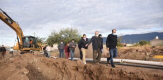 Avanzan las obras de agua y cloacas en el Loteo Plumez