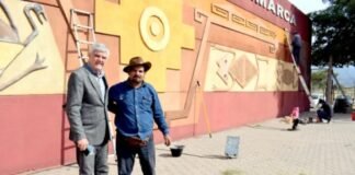 El artista Raúl Guzmán restauró sus obras del Predio Ferial