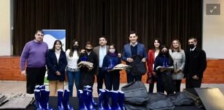 Entregaron mochilas técnicas y agro a estudiantes de FME