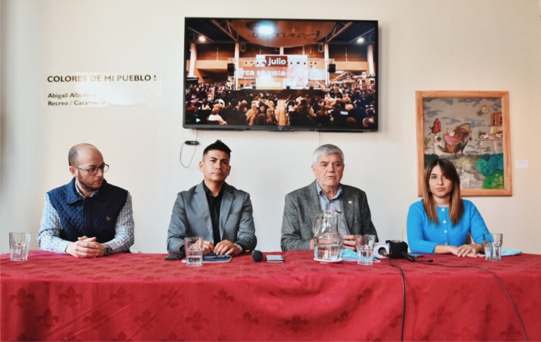 Fiesta del Poncho: se presentó una línea de créditos para artesanos
