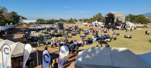 Los trabajadores con seis meses de antigüedad en la Administración pasarán a planta permanente
