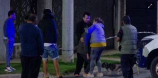 Policía fue asesinado cuando ayudaba a dos víctimas de violencia de género