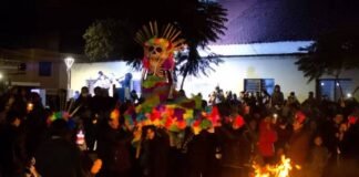 Fogón de San Juan: el muñeco de Bacchiani y un mensaje antiminero en el centro del evento