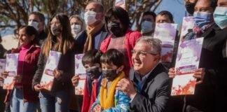 Raul Jalil entregó escrituras en el barrio San Ramón Norte