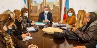 Los docentes acordaron el salario mínimo con el gobernador Raúl Jalil