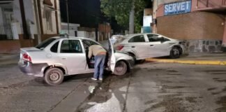 Tres heridos en tremendos choques en esquinas céntricas de la Capital