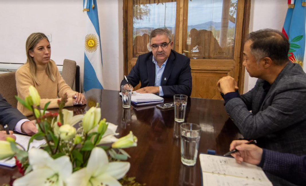 Acuerdo entre Catamarca y Posco para becar a egresados en ingeniería en Universidad de Corea del Sur