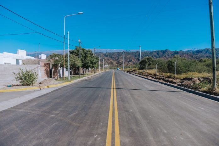 Avanza el mega plan de pavimentación en la zona norte de la Capital