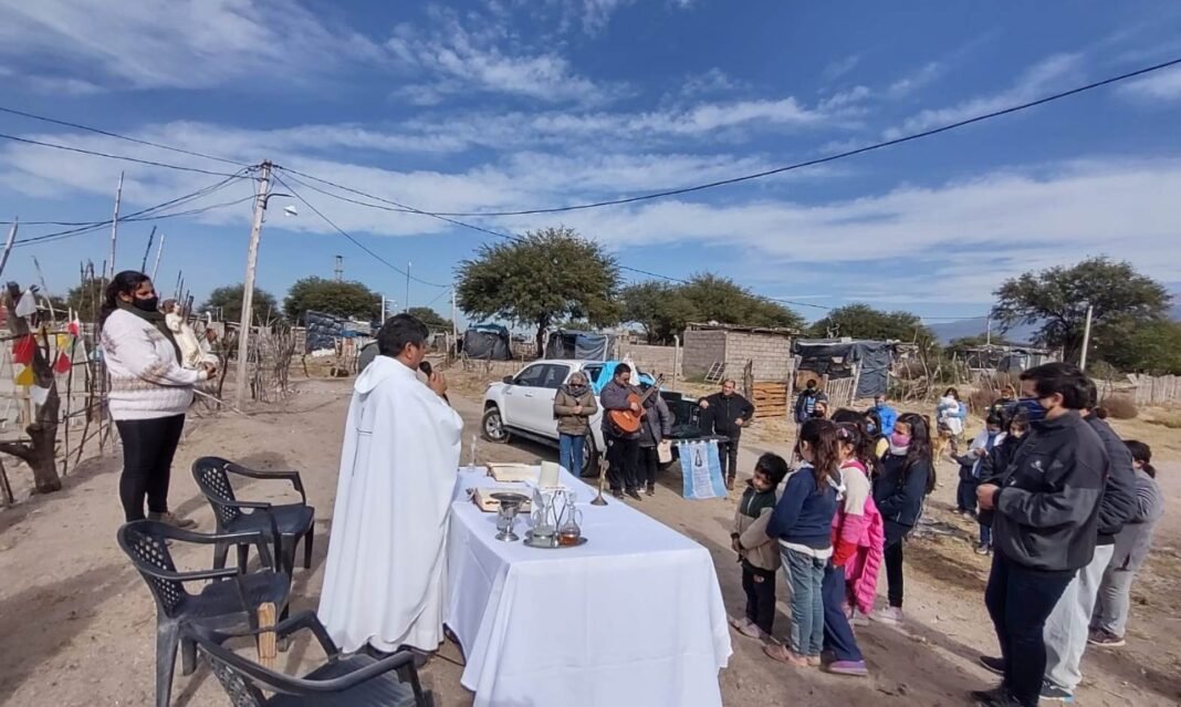 Con caminata y Misa culminó la misión barrial