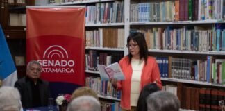 La autora María Marta Cantarell presentó su libro en la Biblioteca del Senado
