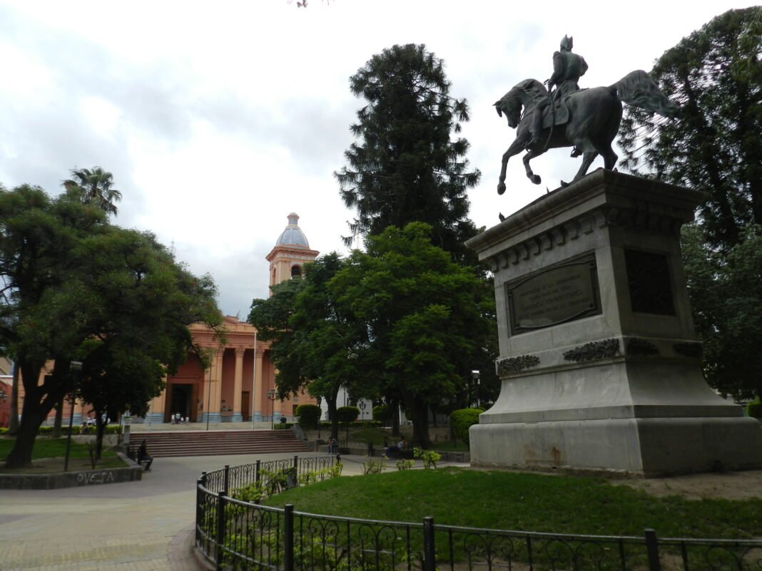 Nodo Plaza 25 de Mayo: sigue el operativo con vacunas refuerzo