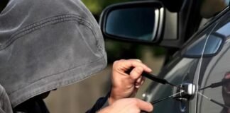 Quiso robar un auto y recibió una feroz golpiza de su dueño