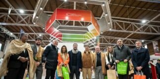 Autoridades nacionales recorrieron los pabellones de la Fiesta del Poncho