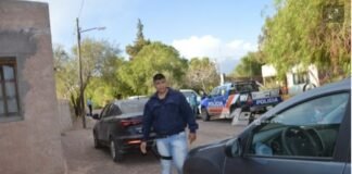 Denuncia que policía demoró a su hijo por su trabajo como periodista