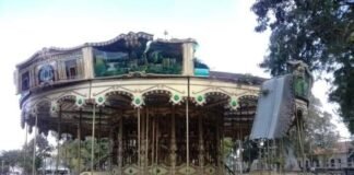 El intenso viento rompió la calesita en el Paseo General Navarro