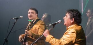 Impactante cierre del Poncho con la cumbia de Los Palmeras