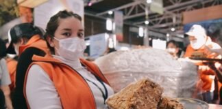 La Puerta compartió la nuez confitada más grande del mundo con el público