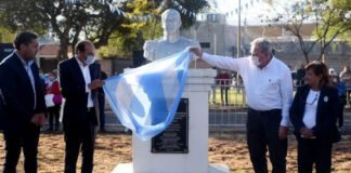 Rubén Dusso y Gustavo Saadi homenajearon a San Martin Gustavo Saadi, Ruben Dusso, Francisco Sosa, Carmen Moya