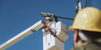 Comenzó la instalación de luminarias Led en Villa Cubas