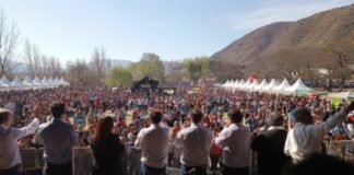 Con una fiesta popular se celebra el Día de la Autonomía