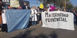 Crisis en Salud: Fuertes manifestaciones frente a Casa de Gobierno