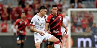 Gran empate de Estudiantes en Brasil